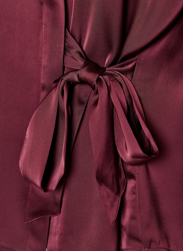 Blus i satinlook med omlotteffekt, R&ouml;d, Packshot image number 3