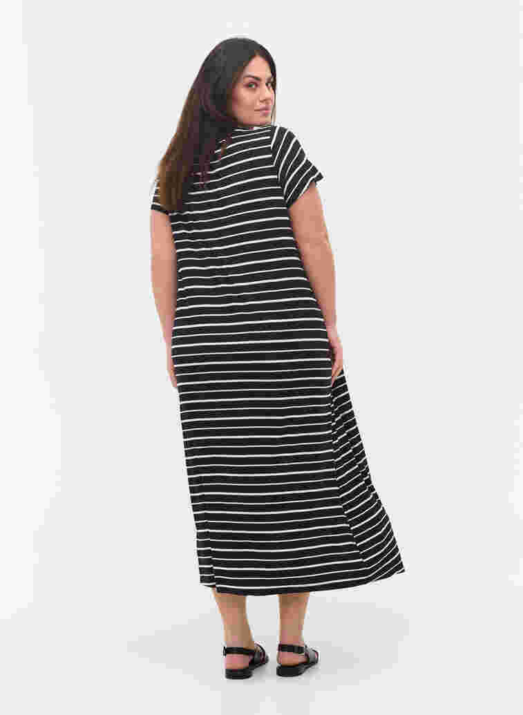 Randig midiklänning med korta ärmar, Black w. Stripe, Model image number 0