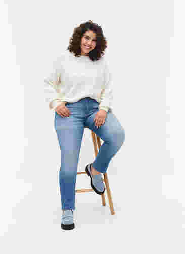 Emily jeans i slim fit med normalhög midja , Blue denim, Model image number 3