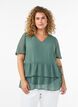 Blus med v-ringning och volanger, Gr&ouml;n, Model image number 0