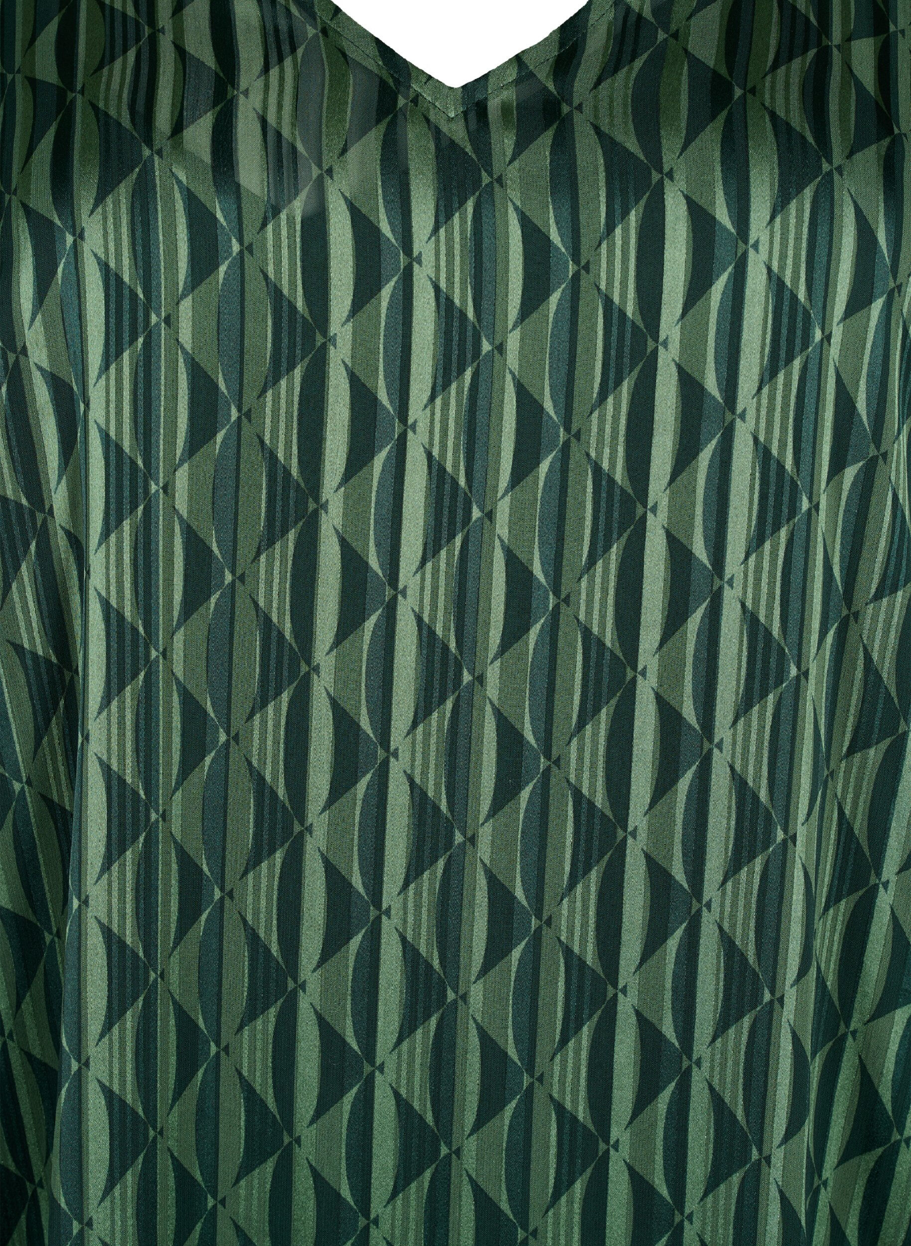 Zizzi L&aring;ng&auml;rmad kl&auml;nning med V-ringning och tryck, Scarab AOP, Packshot image number 2