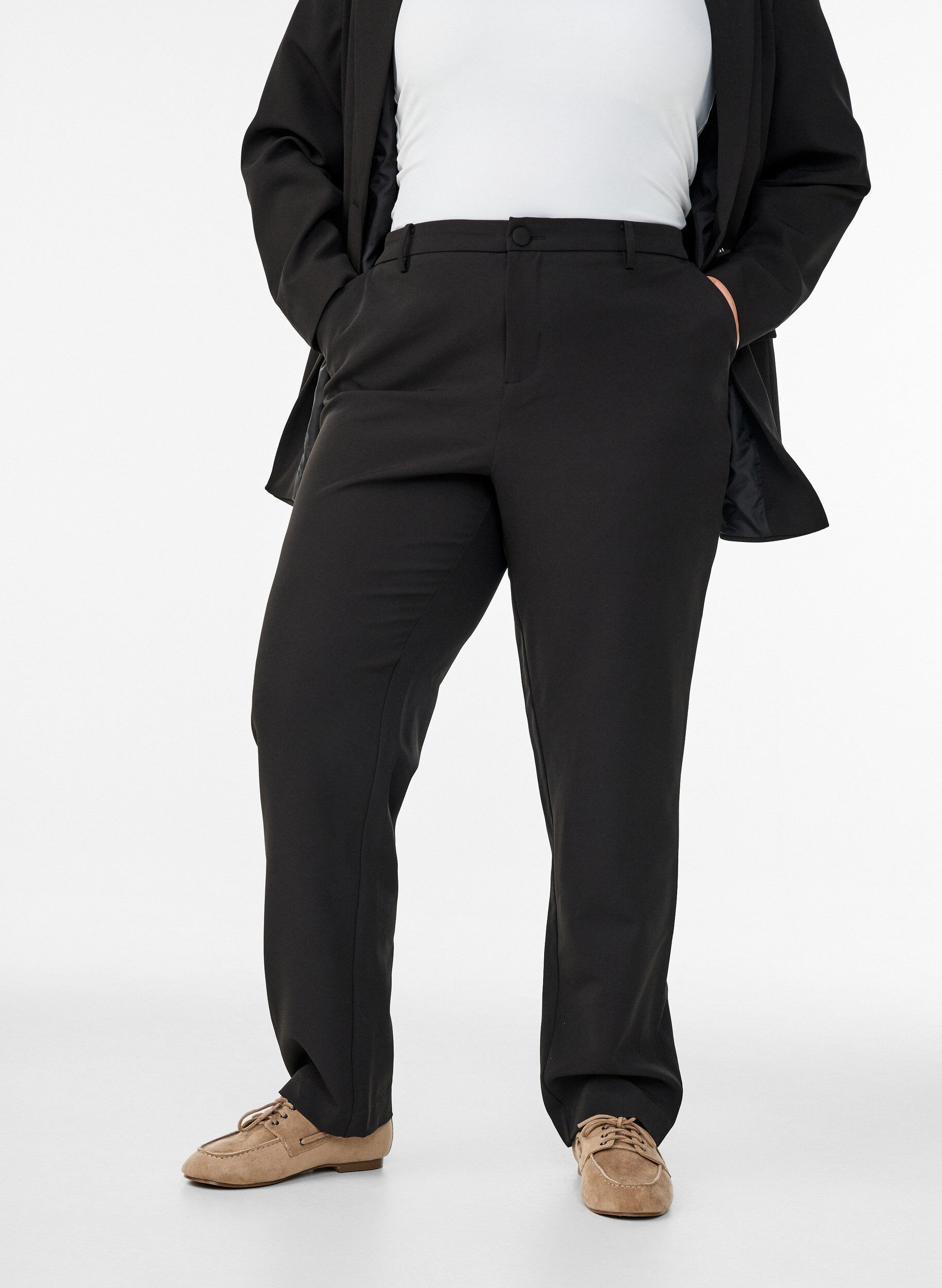 ZizziByxor med fickor och raka ben, Svart, Model image number 2