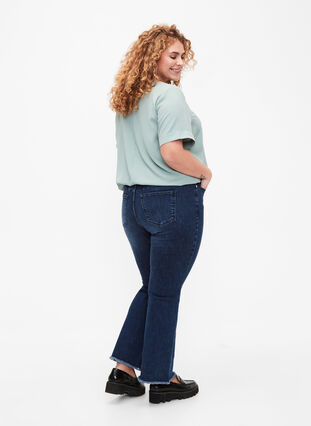 Ellen bootcut jeans med rå kant, Blue denim, Model image number 1