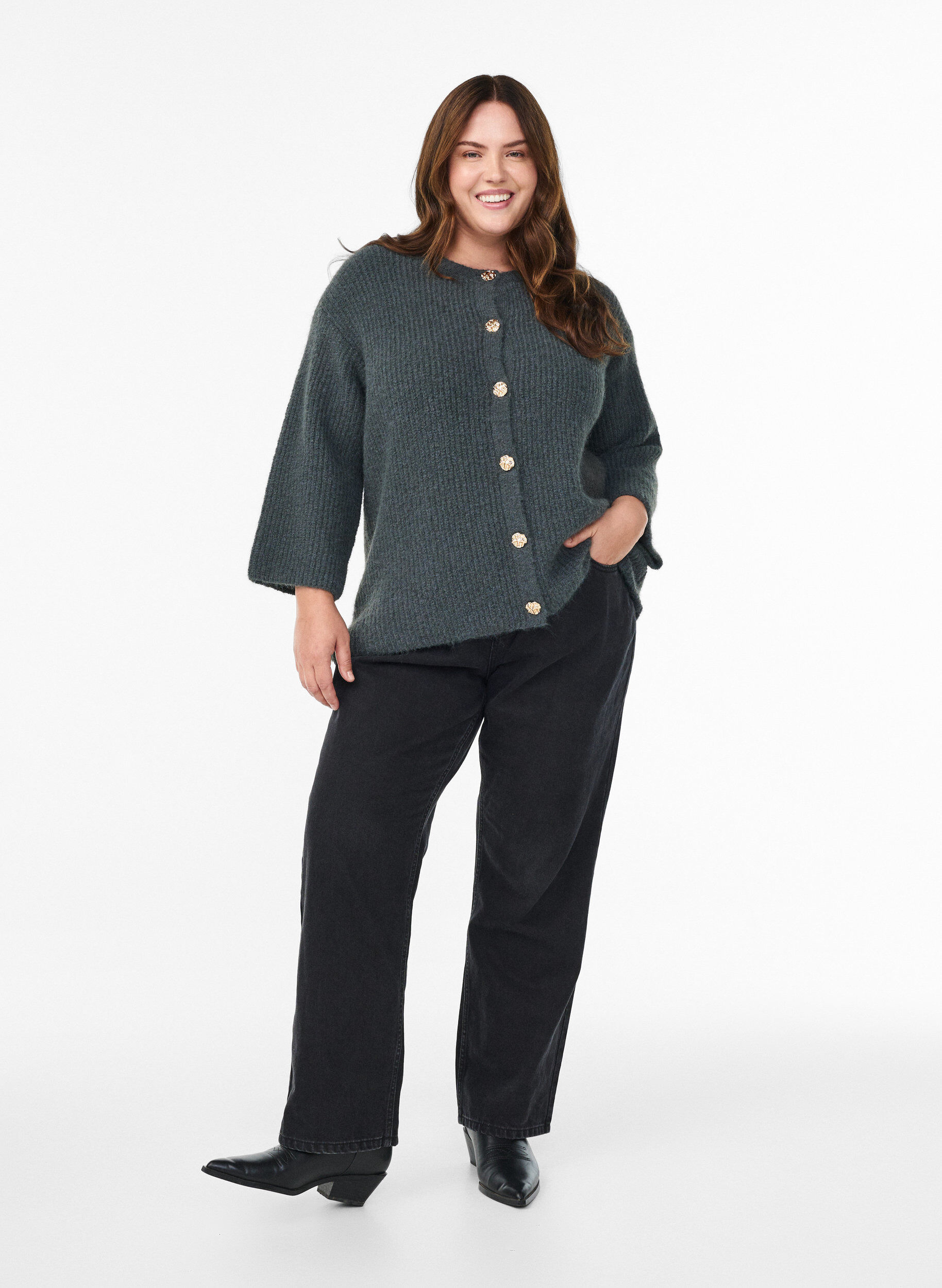 Zizzi Kort kofta med 3/4-&auml;rm och strukturerade guldf&auml;rgade knappar, Gr&ouml;n, Model image number 1