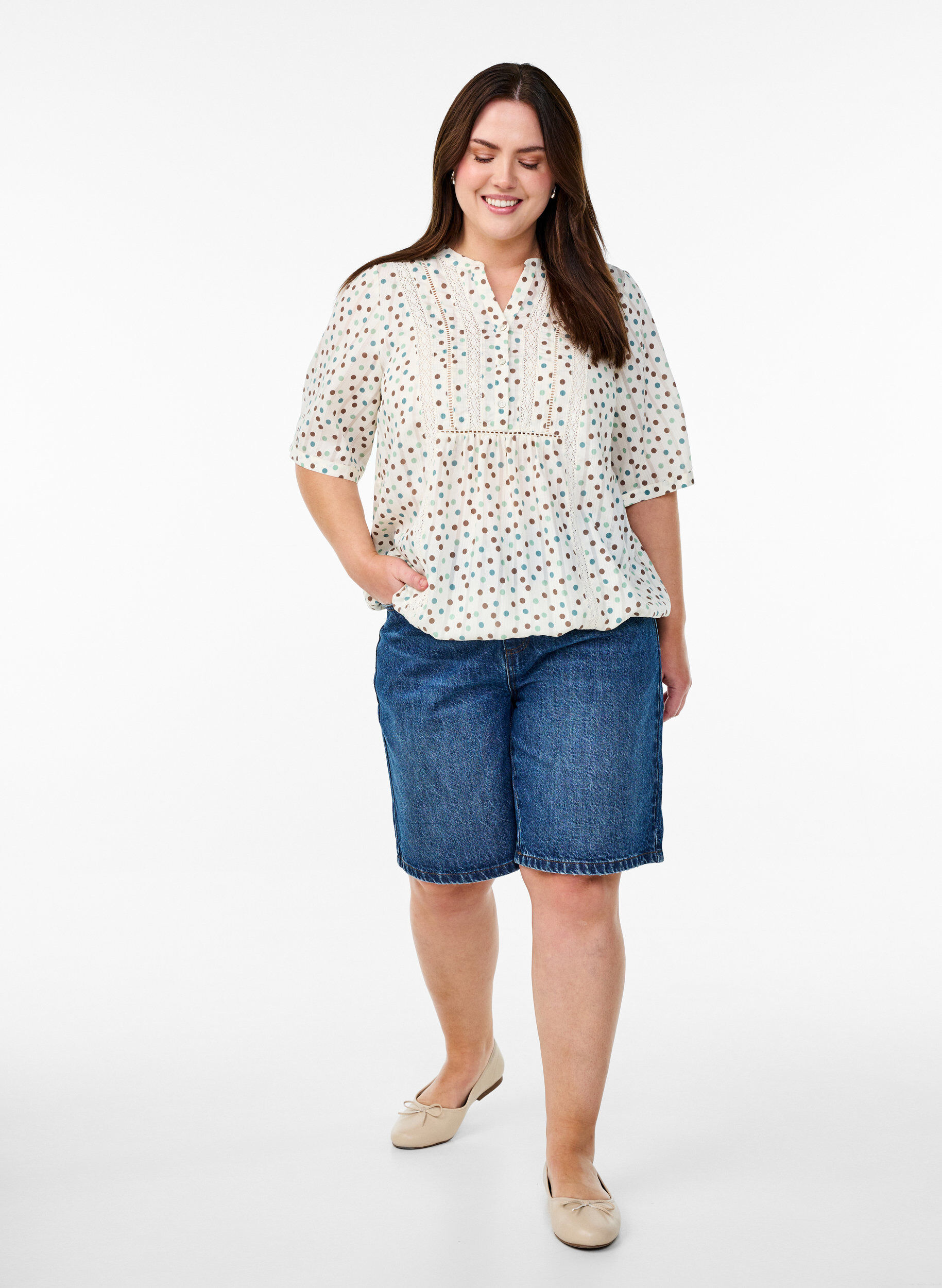 Zizzi Blus med tryck och halvkorta &auml;rmar, Vit, Model image number 1