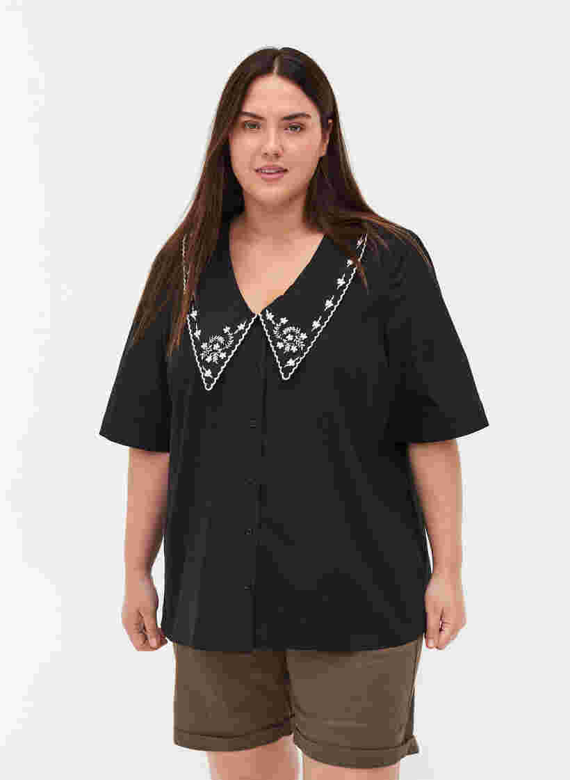 Kortärmad skjorta i bomull med stor krage, Black w. White, Model image number 0