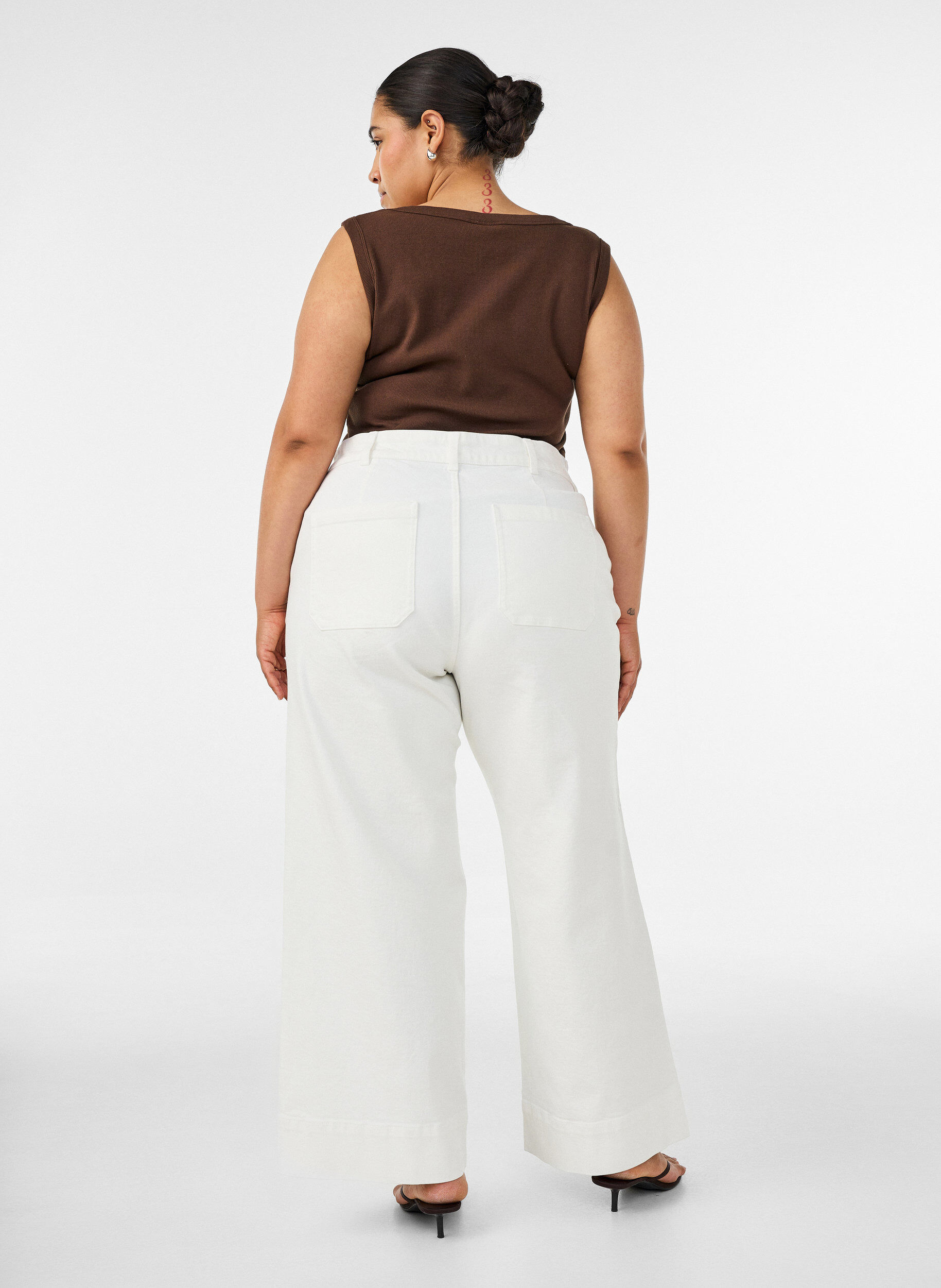 ZizziMyra jeans med h&ouml;g midja och bred passform, Vit, Model image number 1
