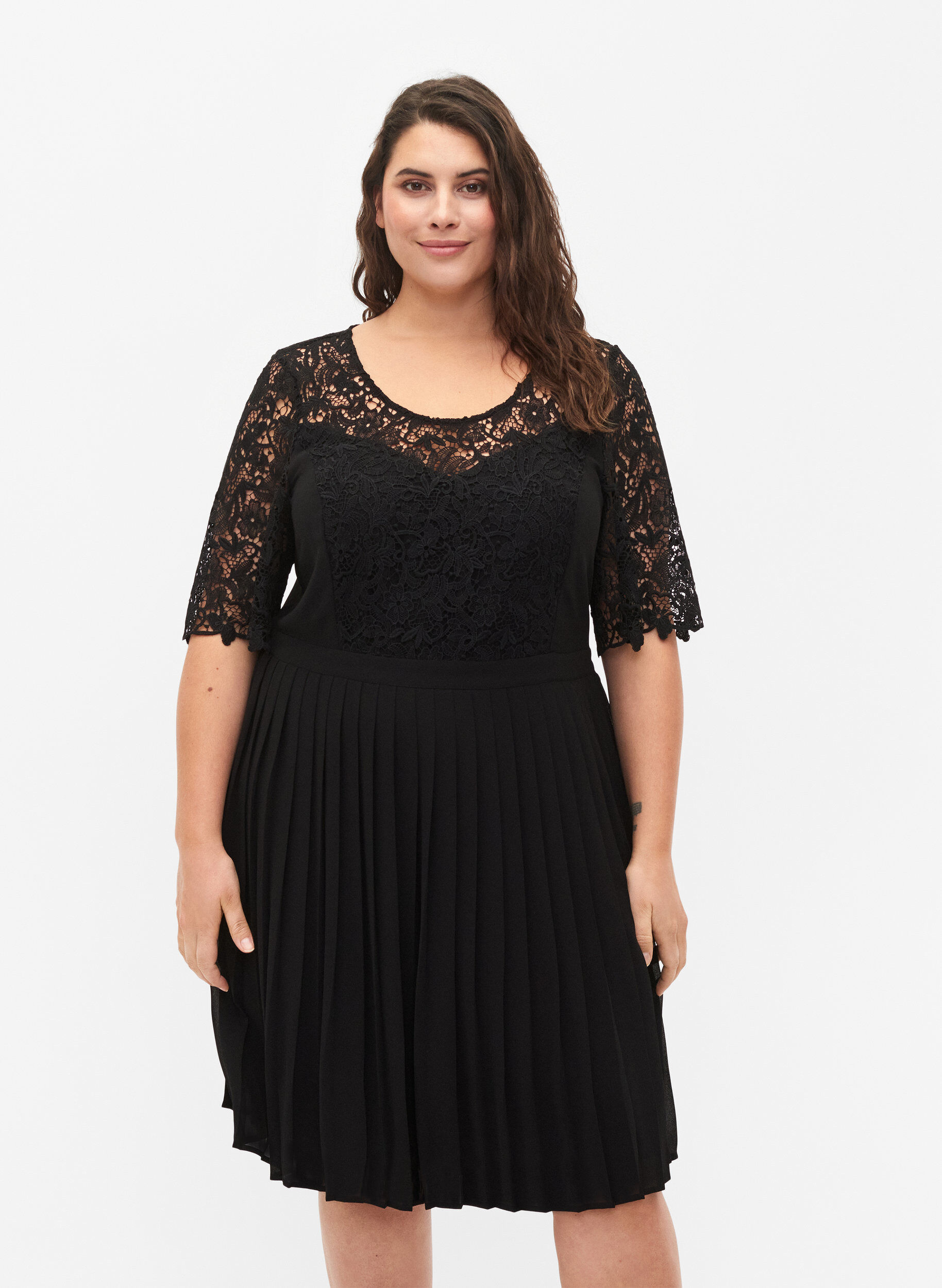 ZizziKort&auml;rmad kl&auml;nning med spets, Black, Model image number 0