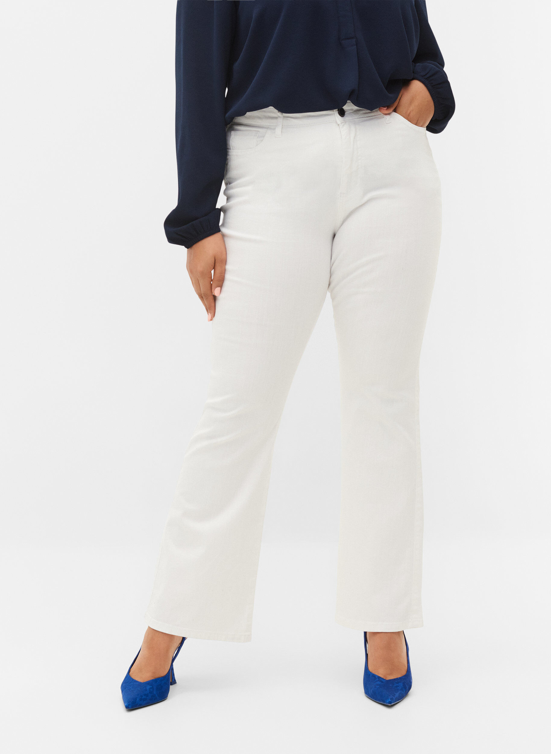 Zizzi Ellen bootcut jeans med h&ouml;g midja, Vit, Model image number 2