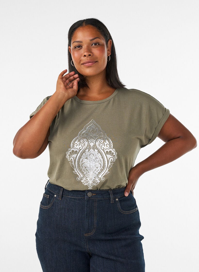 T-shirt med dekorativt tryck framtill, Gr&ouml;n, Model image number 0