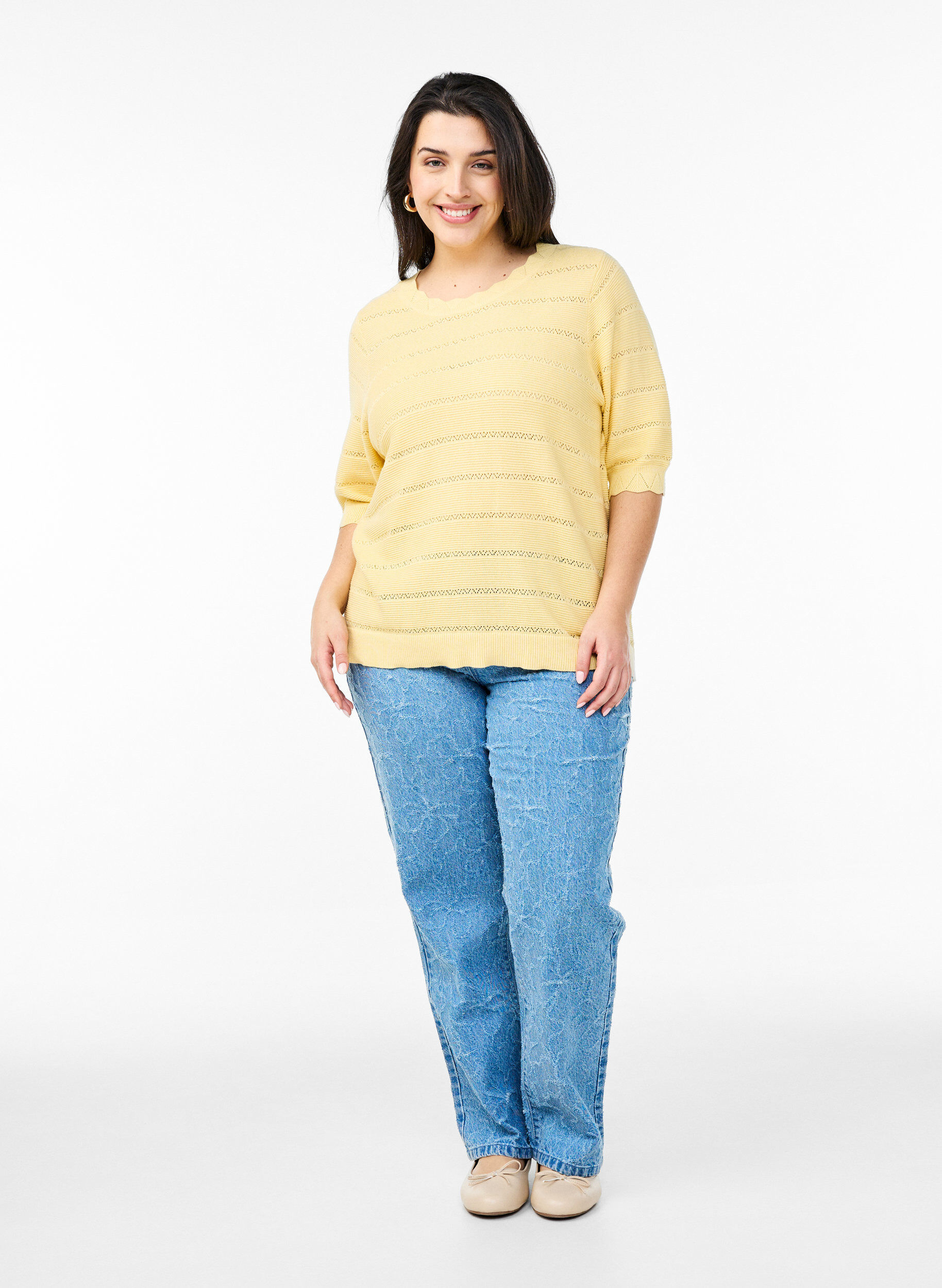 Zizzi Stickad blus med randigt h&aring;lm&ouml;nster och korta &auml;rmar, Gul, Model image number 1