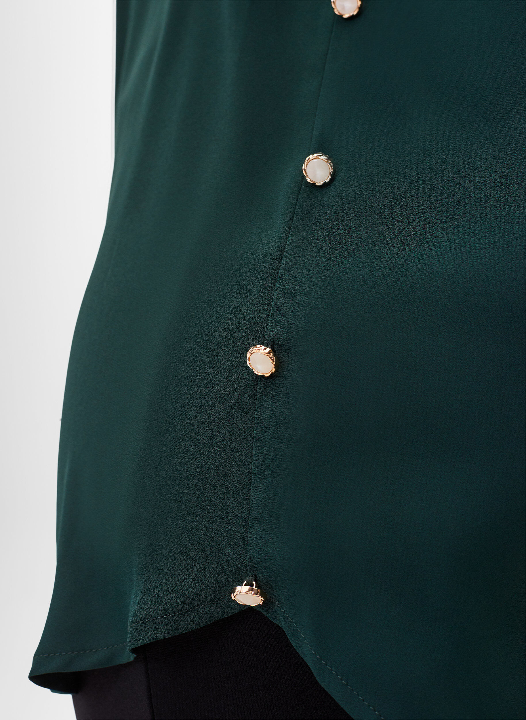 Zizzi L&aring;ng&auml;rmad skjorta med volangkrage, Scarab, Model image number 2