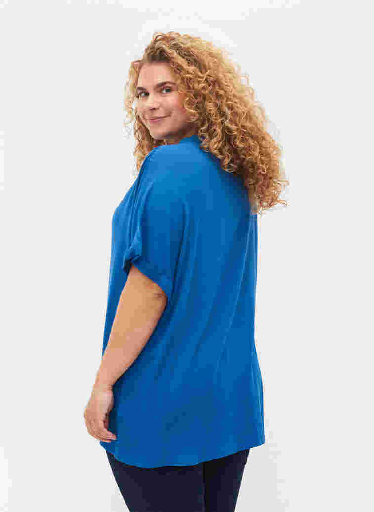 Kortärmad viskosskjorta med v-ringning, Classic Blue, Model image number 1