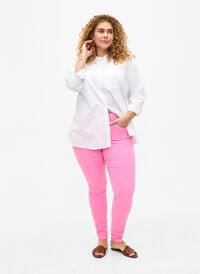Amy jeans med supersmal passform och hög midja, Rosebloom, Model