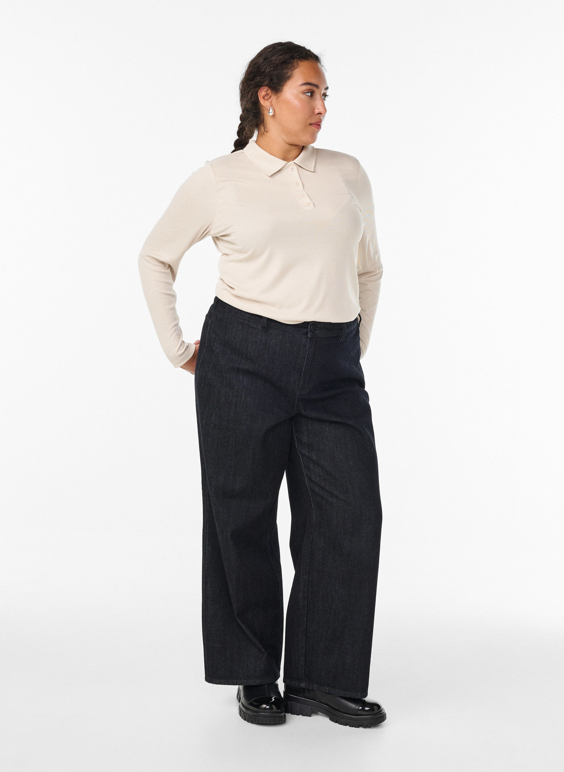 Zizzi Pik&eacute;tr&ouml;ja i mjuk ribb med l&aring;nga &auml;rmar, Beige, Model image number 1