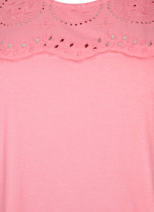 T-shirt i ekologisk bomull med anglaise-broderi, Strawberry Pink , Packshot image number 2
