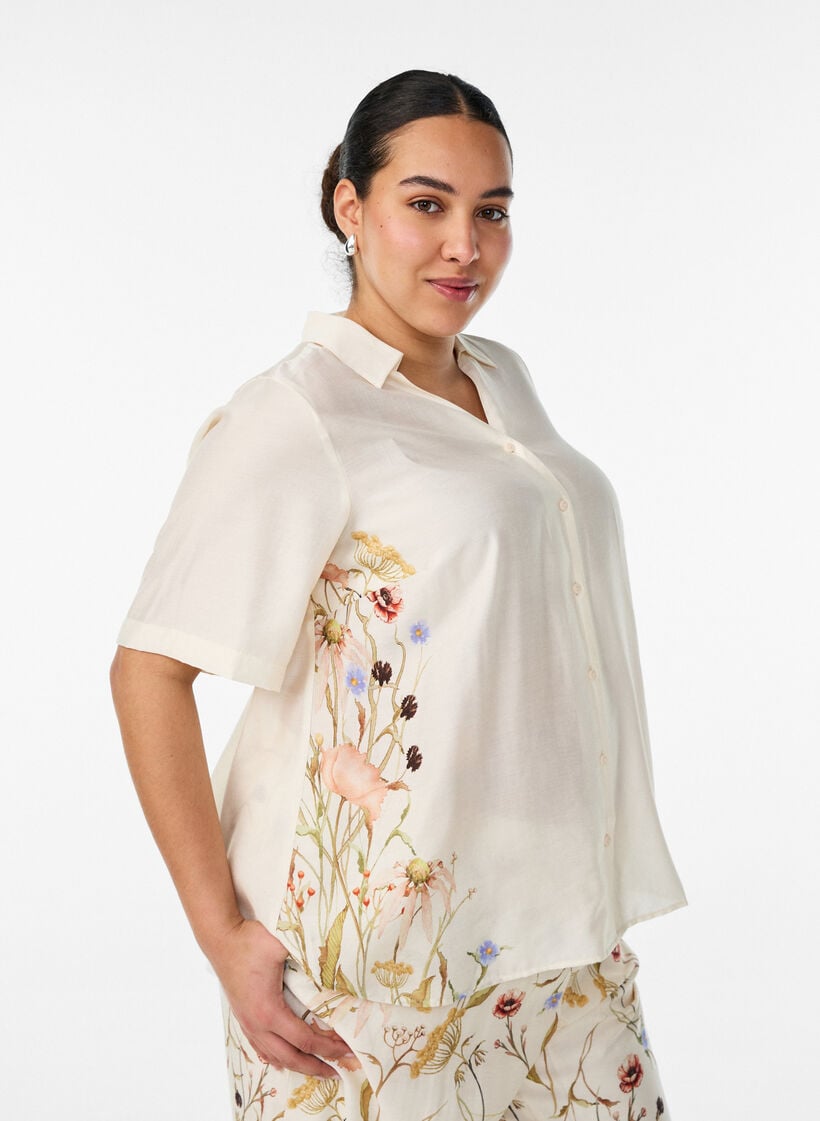 Skjortblus med armb&aring;gsl&aring;nga &auml;rmar och blommiga detaljer, Beige, Model image number 0