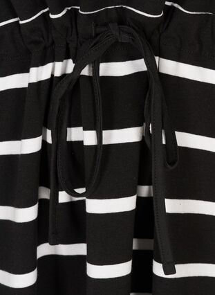 Kortärmad klänning, Black w. white stripes , Packshot image number 3
