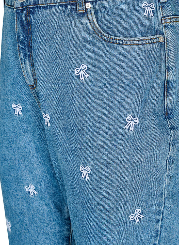 Mille Mom Fit-jeans med broderier, Blå, Packshot image number 2