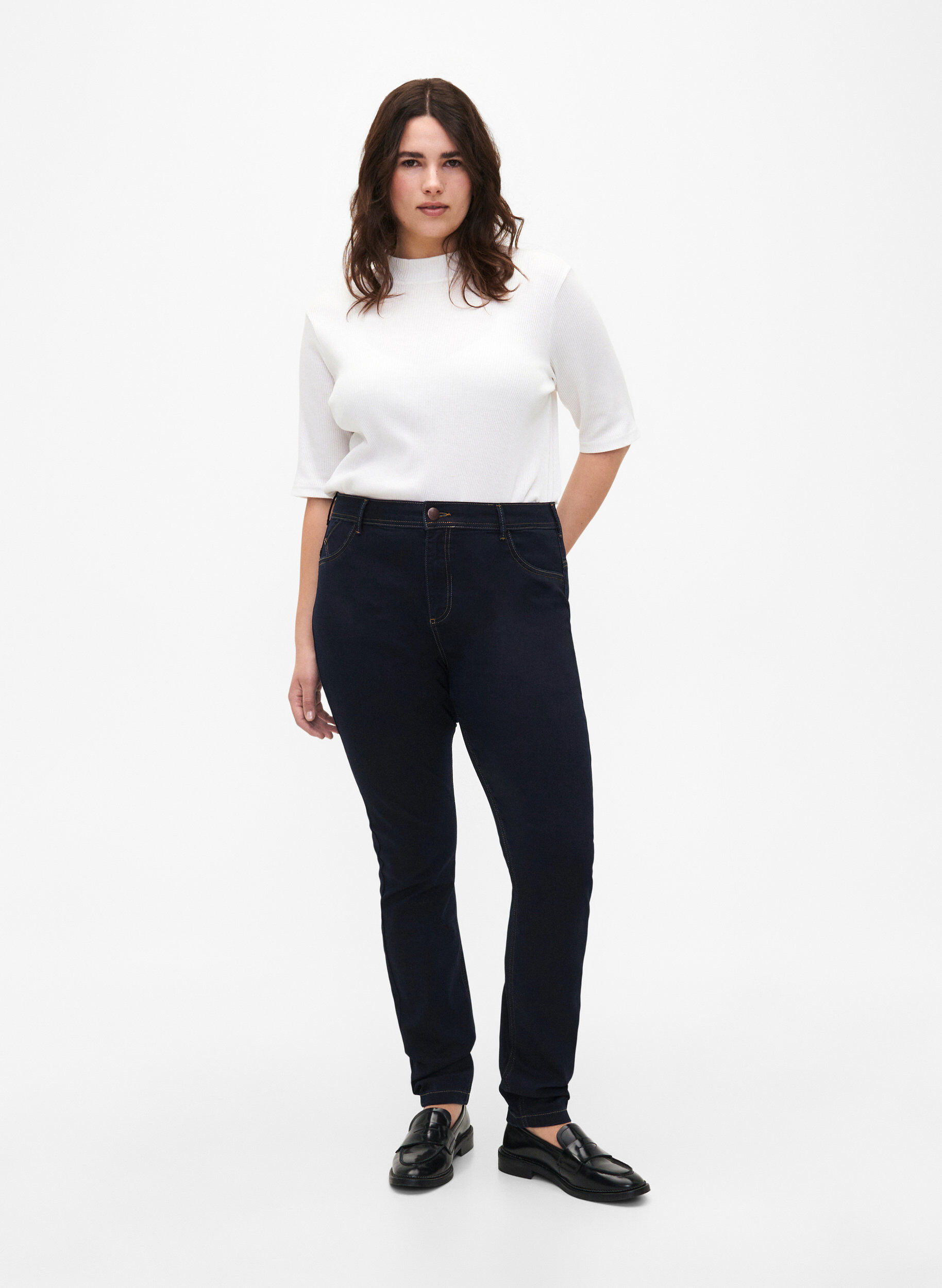 Extra slim Amy jeans med h&ouml;g midja, Bl&aring;, Model