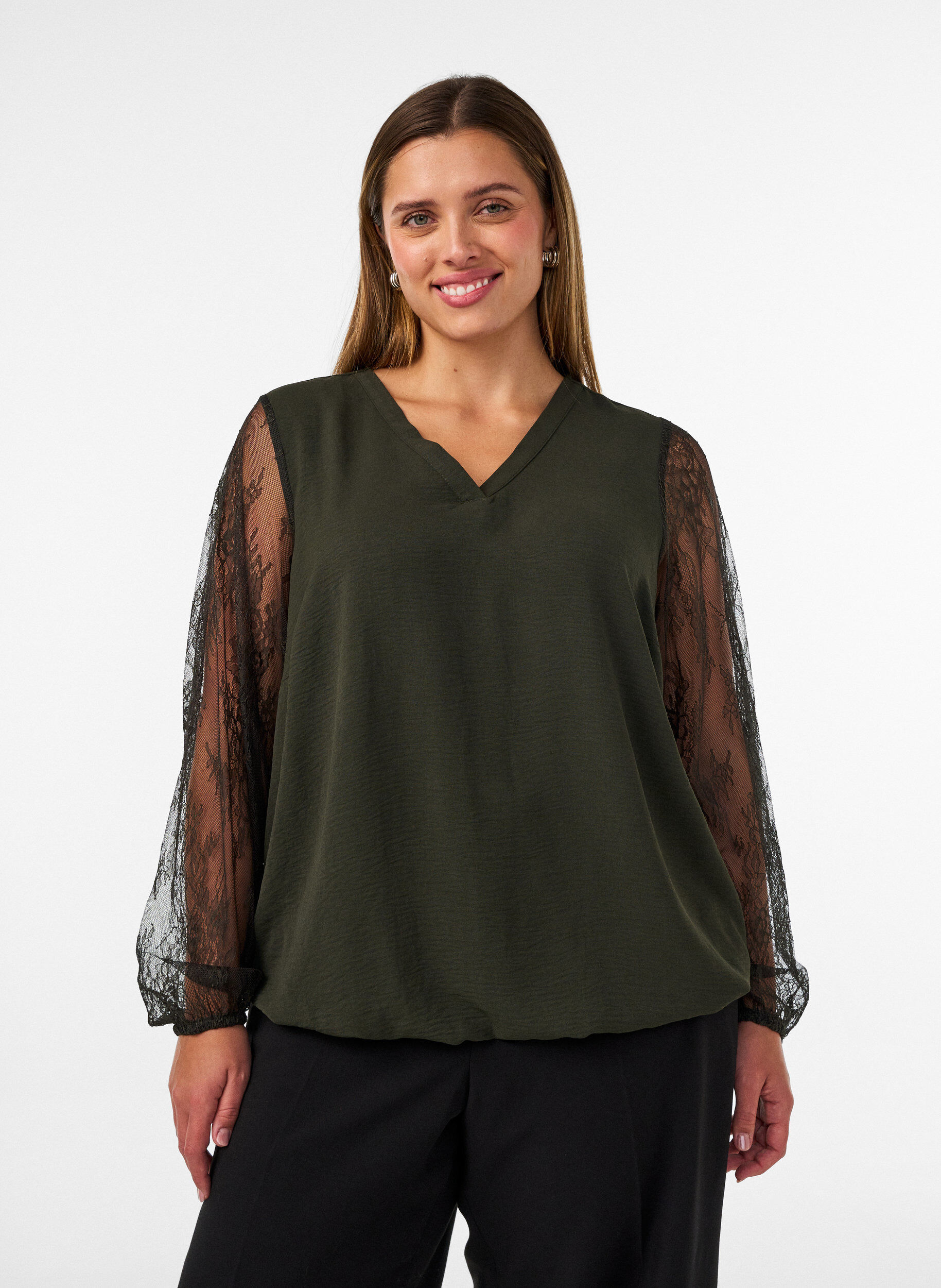 Blus med spets&auml;rmar i ballongmodell, Gr&ouml;n, Model