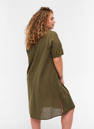 Kortärmad klänning i bomullsmix med linne, Ivy Green, Model image number 1