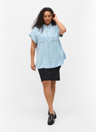 Kortärmad skjorta med bröstfickor, Light blue denim, Model image number 2