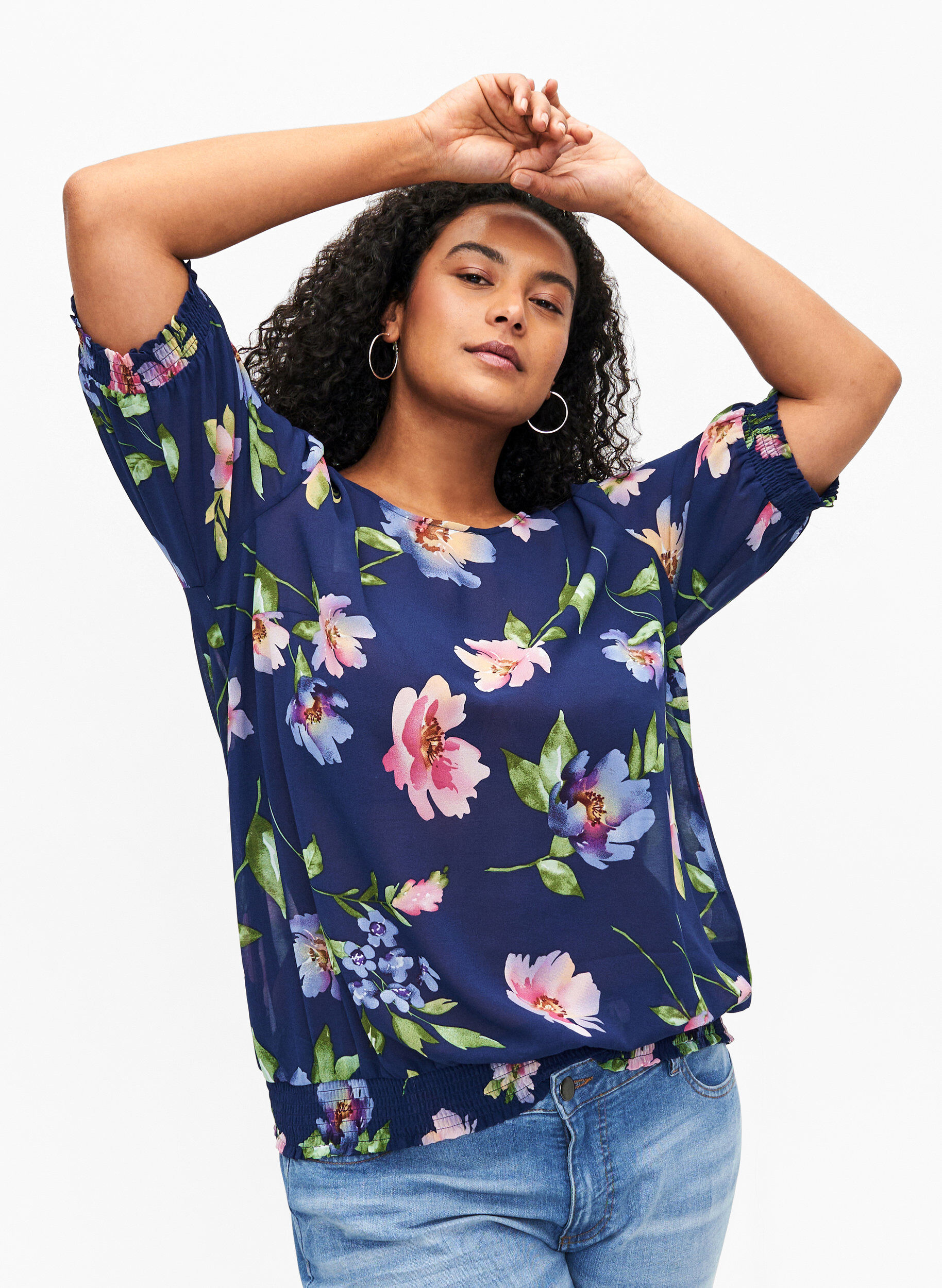 Zizzi Blommig blus med smock, Blueprint Flower AOP, Model image number 0