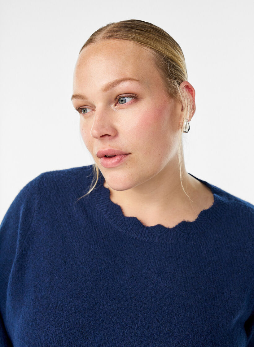 Stickad blus med v&aring;giga kanter, Bl&aring;, Model image number 3