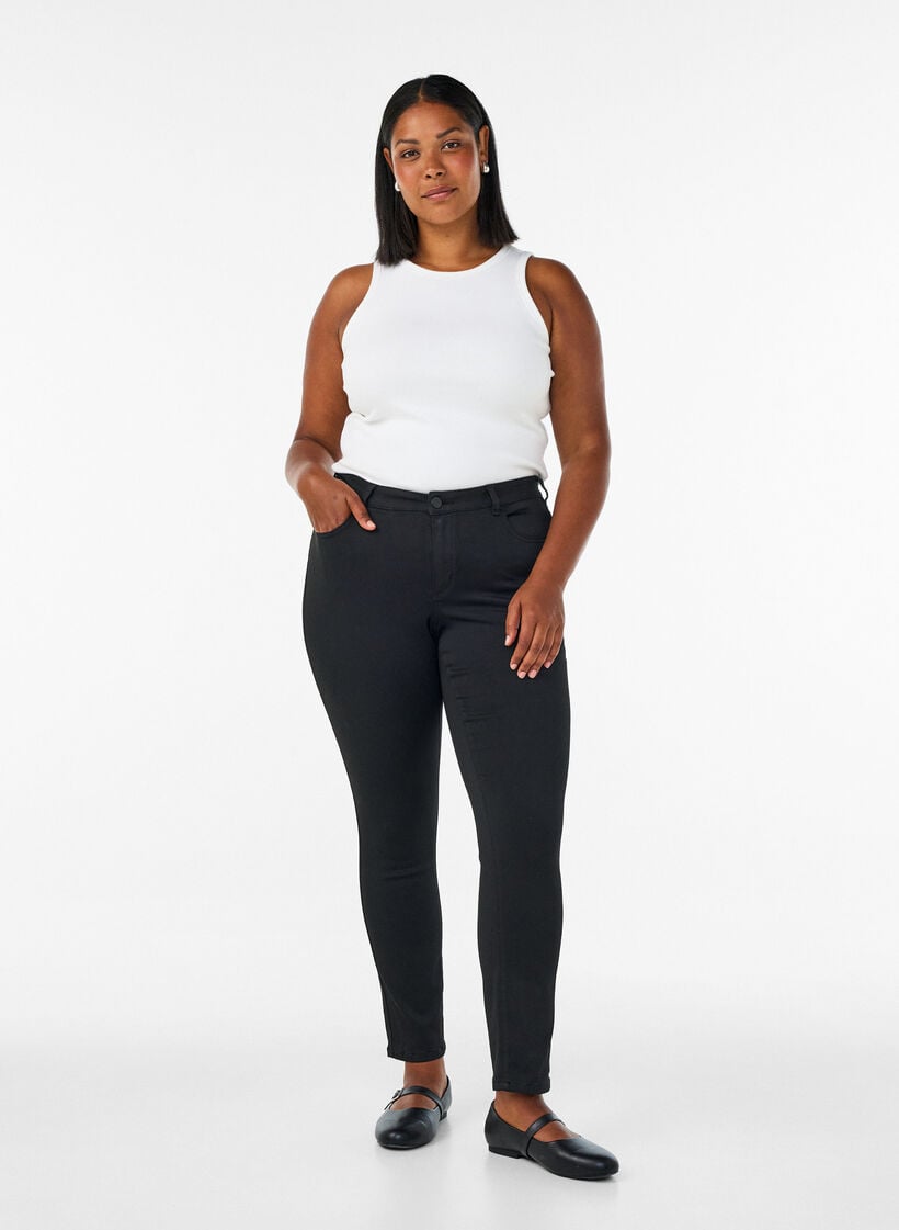 Emily Stay Black jeans med normal midja, Svart, Model image number 0