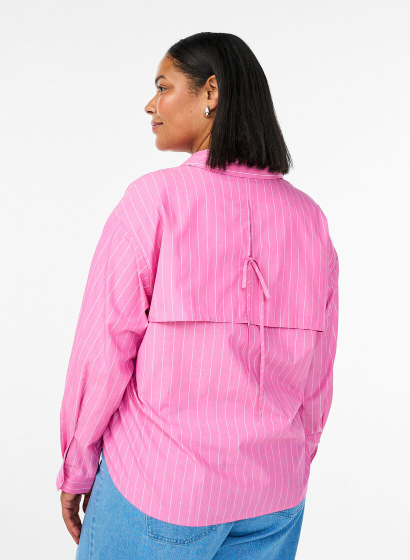 Skjortblus med kritstrecksr&auml;nder och knytdetalj baktill, Rosa, Model image number 2