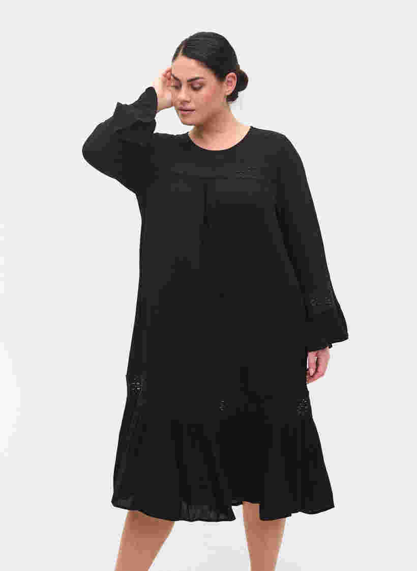 Viskosklänning med spetsdetaljer, Black, Model image number 0