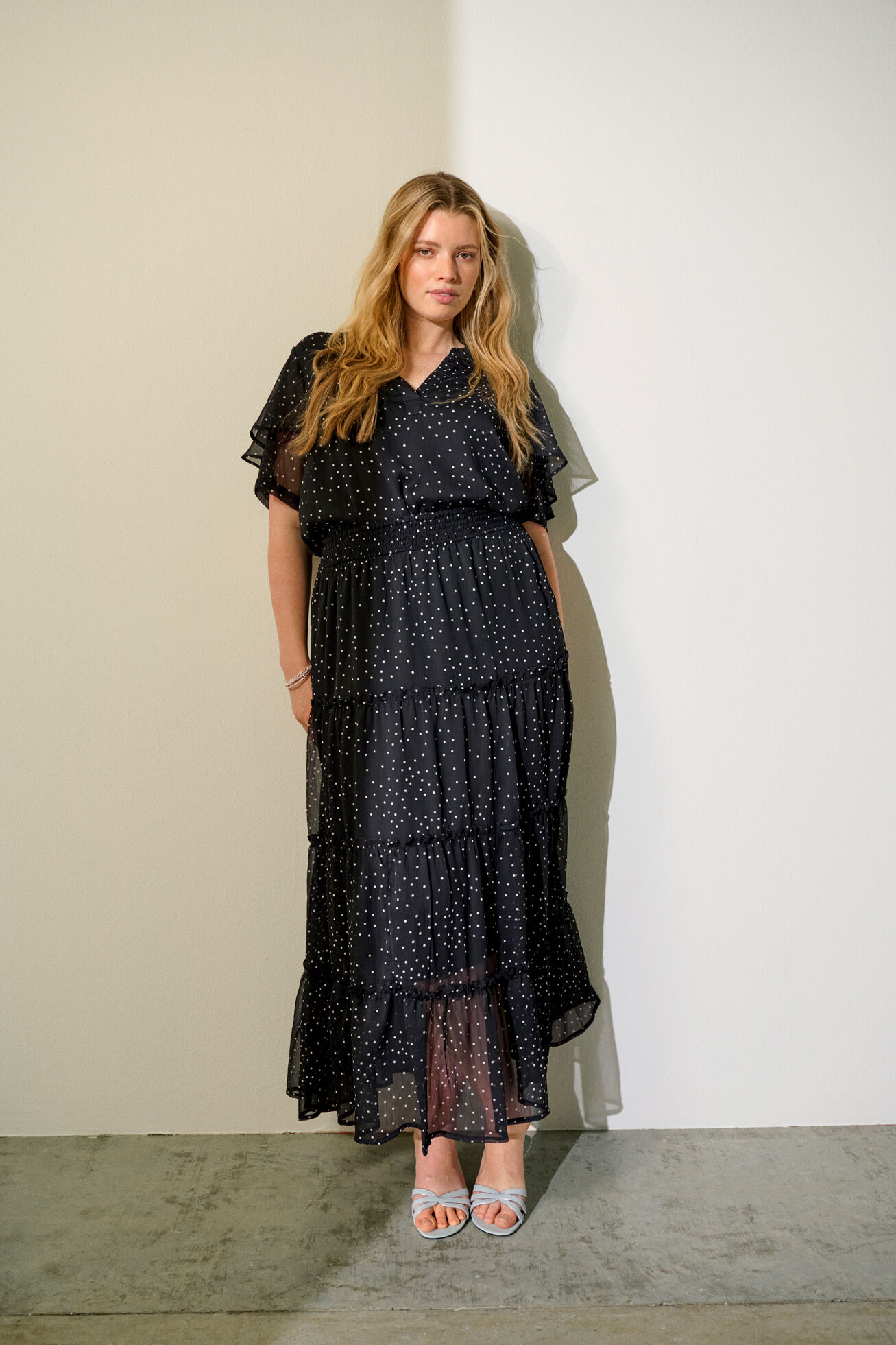 Zizzi Svart set med prickar, , Model