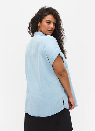 Kortärmad skjorta med bröstfickor, Light blue denim, Model image number 1