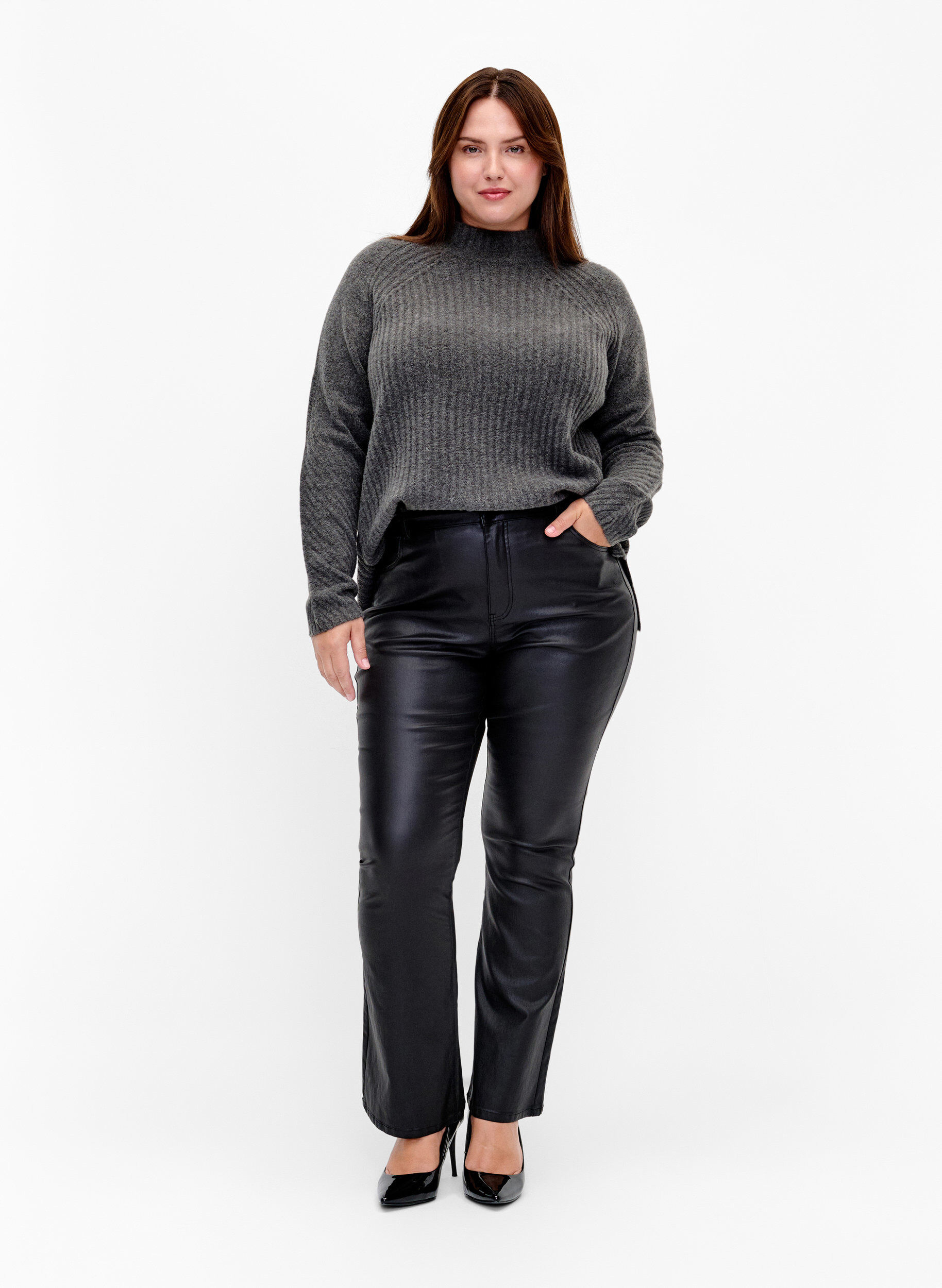 Zizzi Coated Ellen-jeans med bootcut, Black, Model image number 0