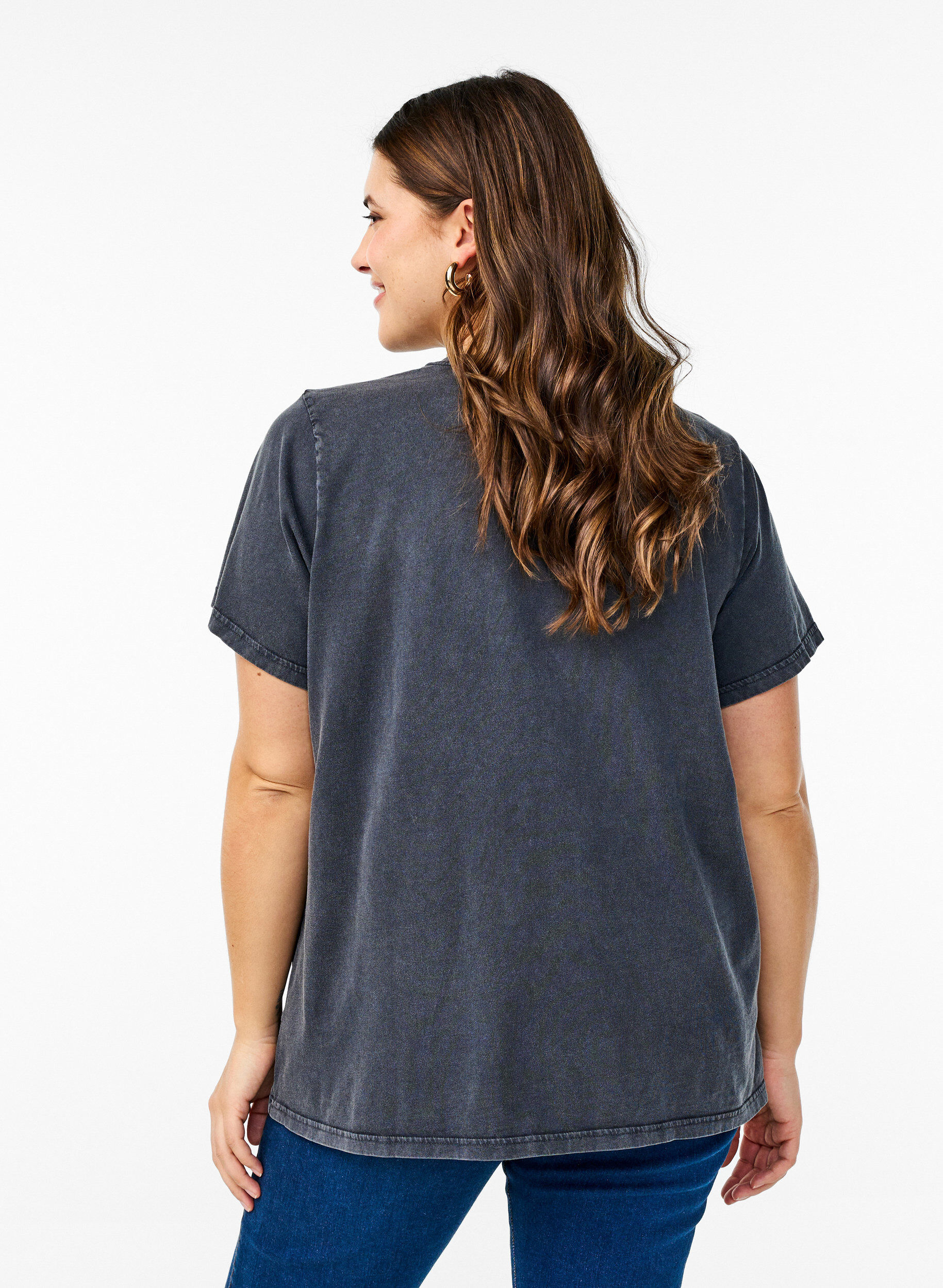 Zizzi T-shirt i ekologisk bomull med grafiskt tryck, Gr&aring;, Model image number 2