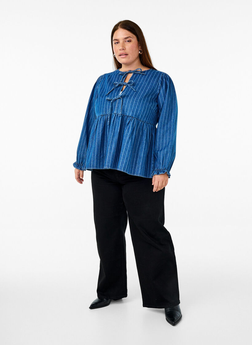 Randig denimblus med knytband fram, Blå, Model image number 1