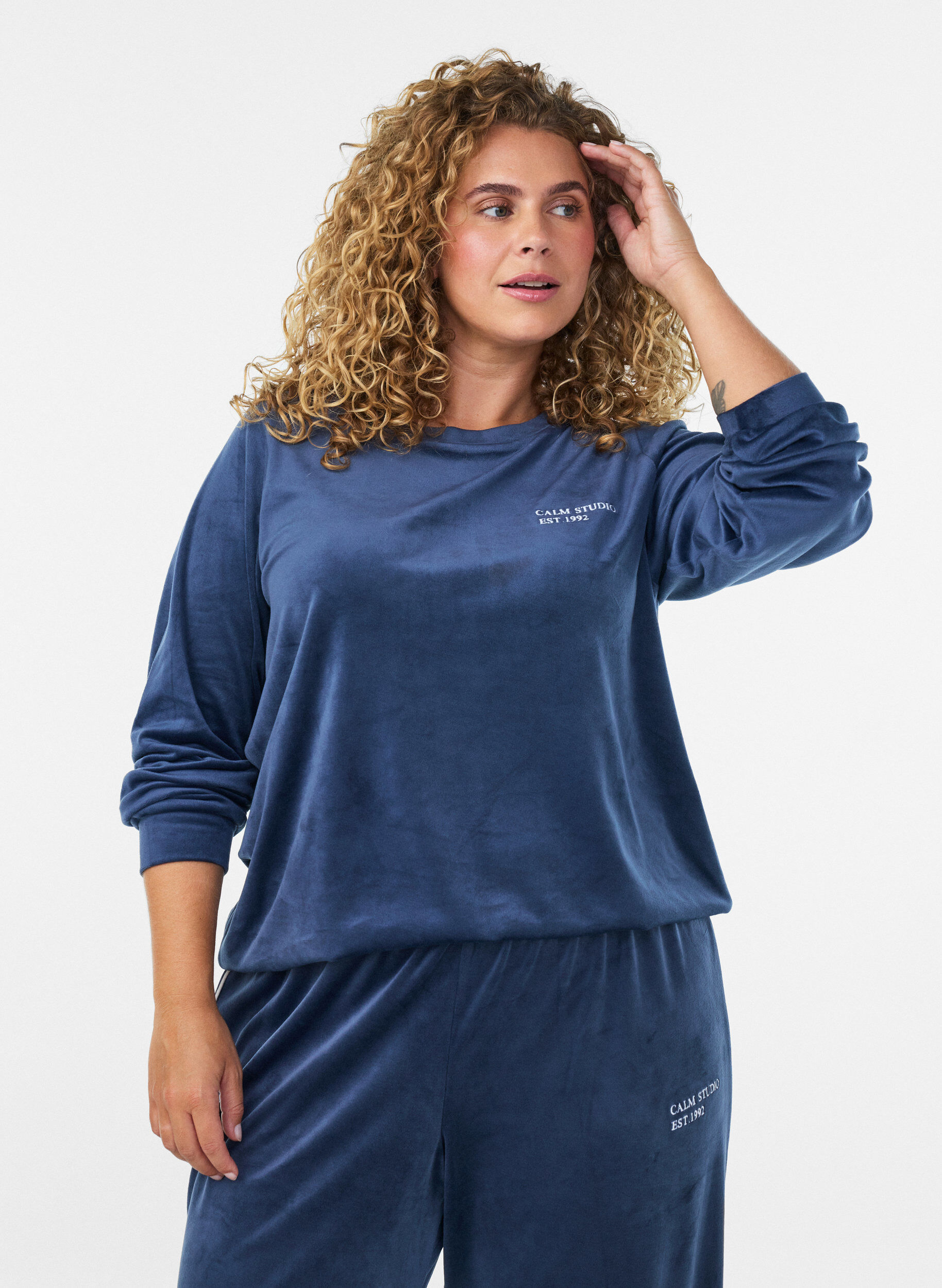 ZizziBlus i velour med broderad text, Bl&aring;, Model image number 0