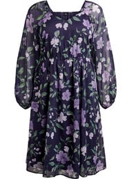 Festkl&auml;nning i chiffong med l&aring;nga &auml;rmar, Bl&aring;