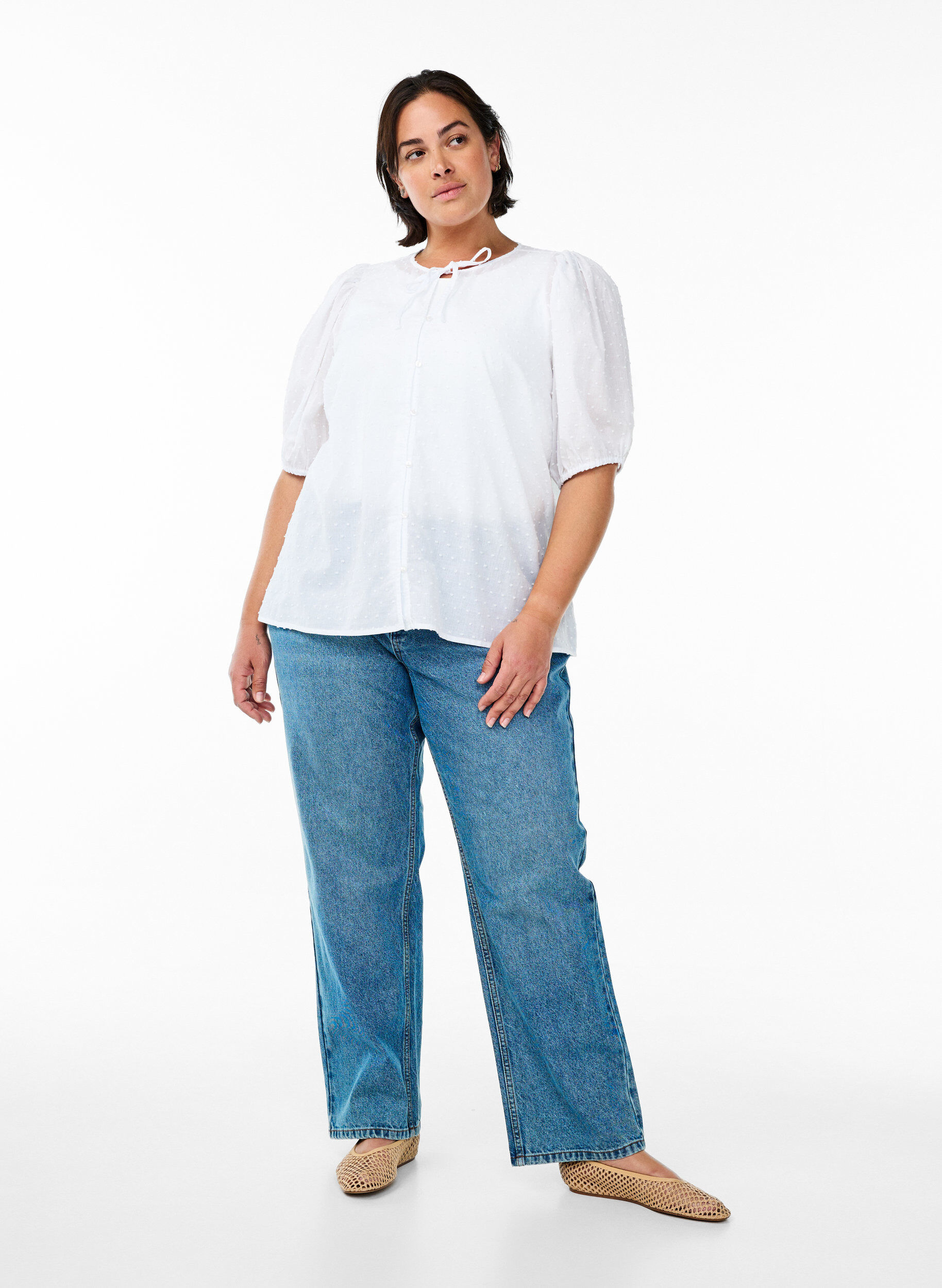 Zizzi Skjortblus med knytband och prickig struktur, Vit, Model image number 1