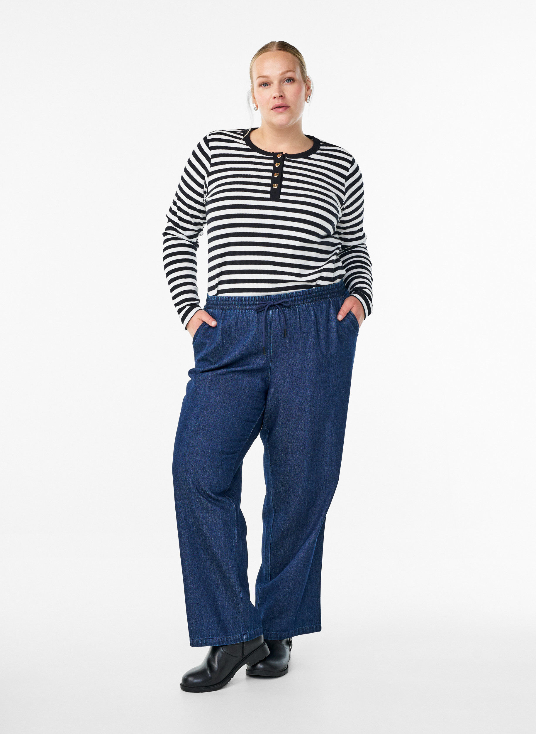 Zizzi Randig jerseyblus med ribbstickad textur, Svart, Model image number 1