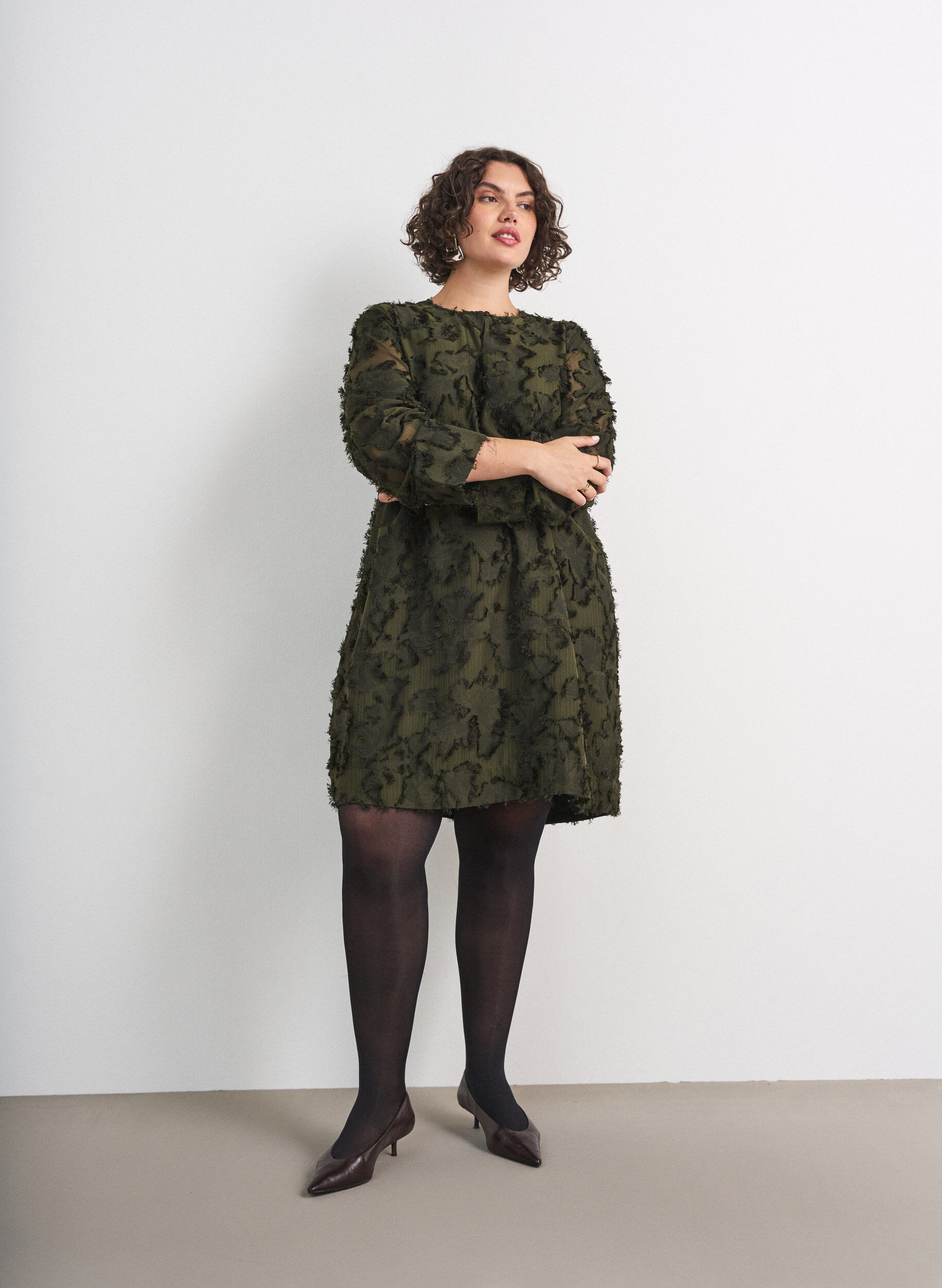 ZizziKl&auml;nning med franstr&aring;dar och textur, Gr&ouml;n, Model image number 1