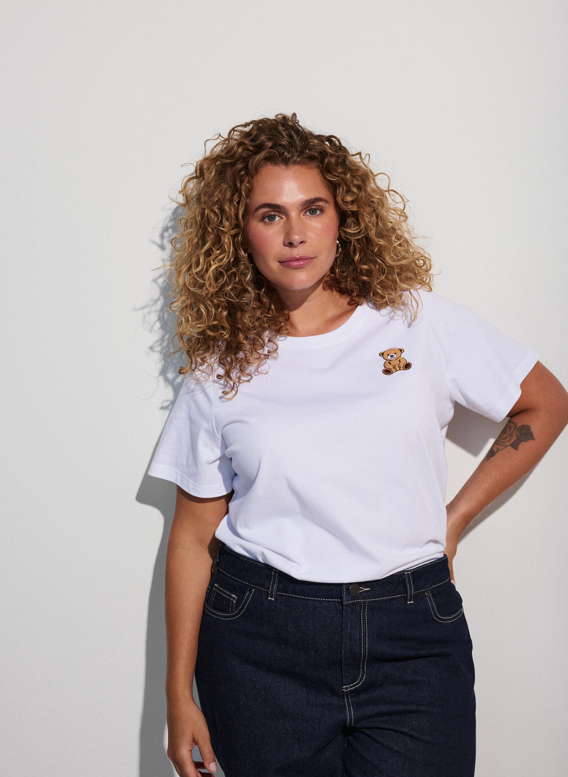 ZizziT-shirt i ekologisk bomull med nallebj&ouml;rnsmotiv, Vit, Model image number 3