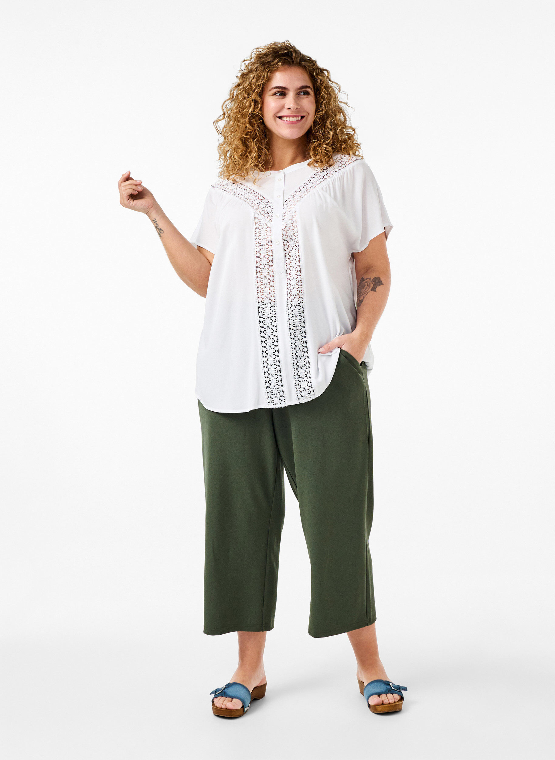 Zizzi Blus i viskos med spetskant, Bright White, Model image number 2