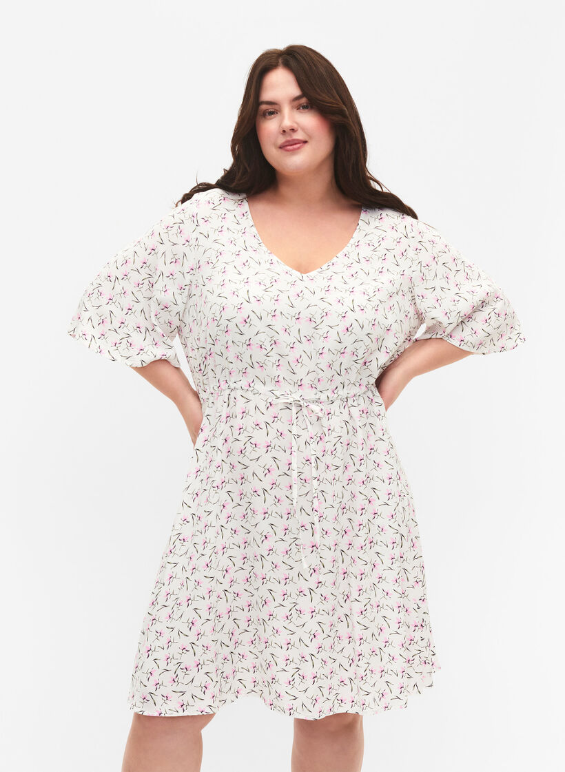 Klänning med halvlång ärm och blommigt tryck i viskos, White Purple Flower, Model image number 0