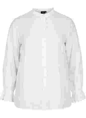 Viskosskjorta med volangkant och murarkrage