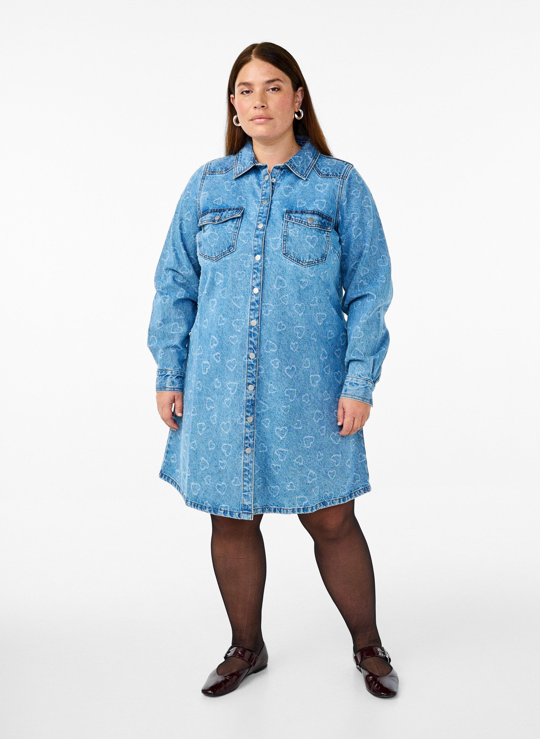 Zizzi Jeanskl&auml;nning med hj&auml;rtm&ouml;nster, Bl&aring;, Model image number 1