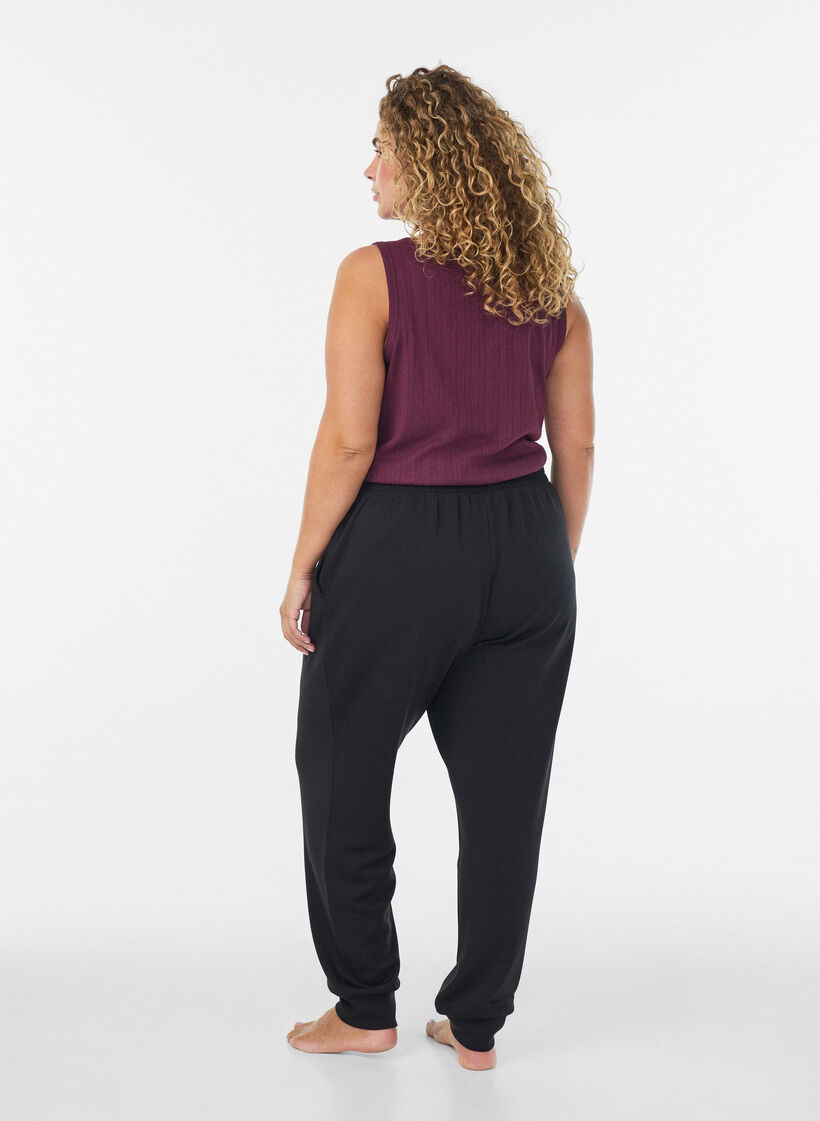 Nattlinne i ekologisk bomull med texturerat m&ouml;nster, M&ouml;rk Bordeaux, Model image number 2