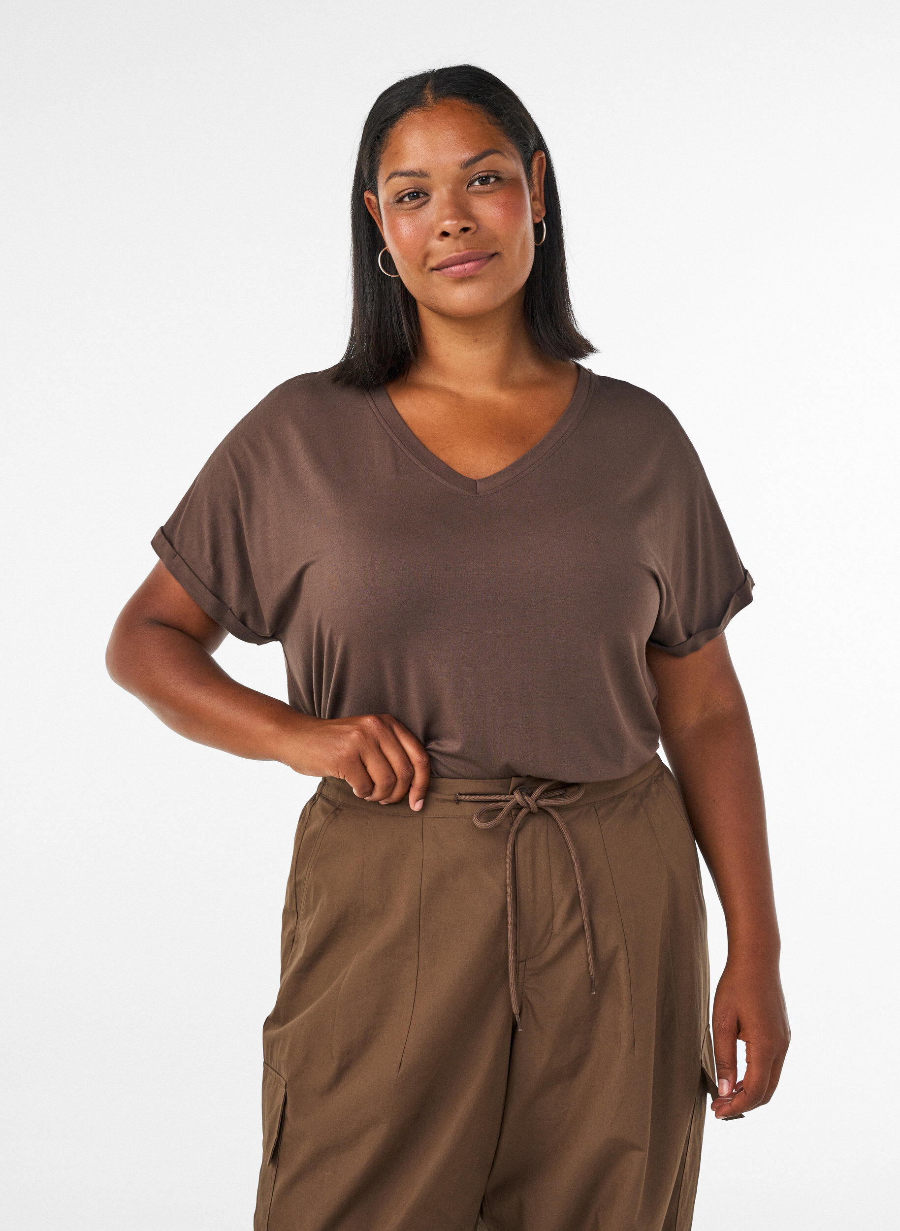 ZizziBas-t-shirt med v-ringning i viskos, Brun, Model image number 0