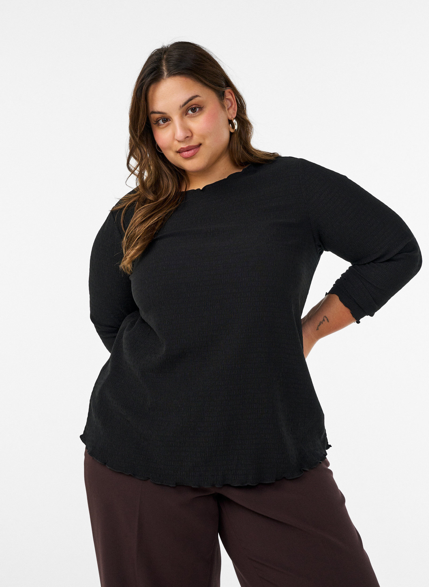 ZizziTexturerad blus med v&aring;giga kanter, Svart, Model image number 0